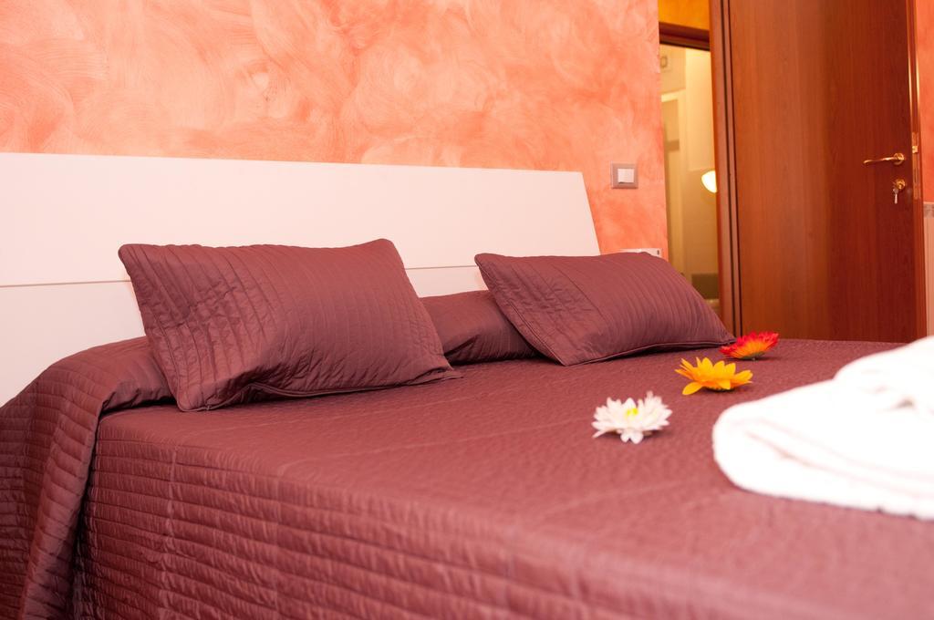 Apartament Lucky Domus Esquilino Rzym Pokój zdjęcie
