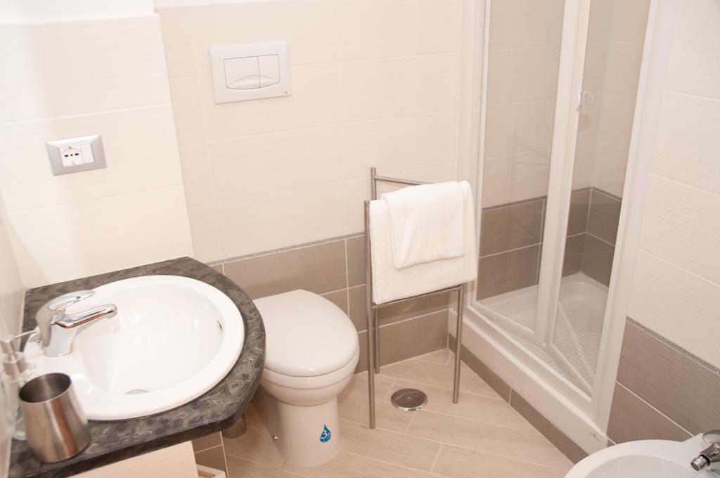 Apartament Lucky Domus Esquilino Rzym Pokój zdjęcie