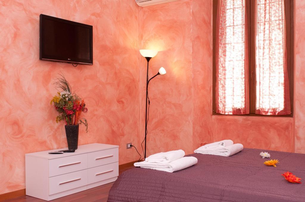 Apartament Lucky Domus Esquilino Rzym Pokój zdjęcie